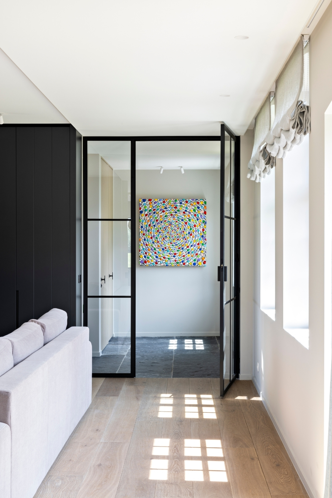 Kunstwerk in een landelijk interieur