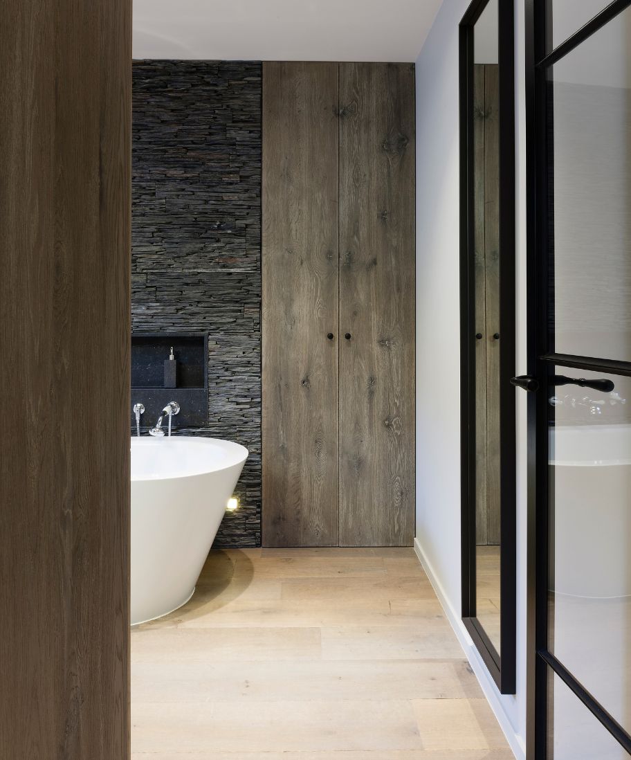 Badkamer met natuurlijke materialen